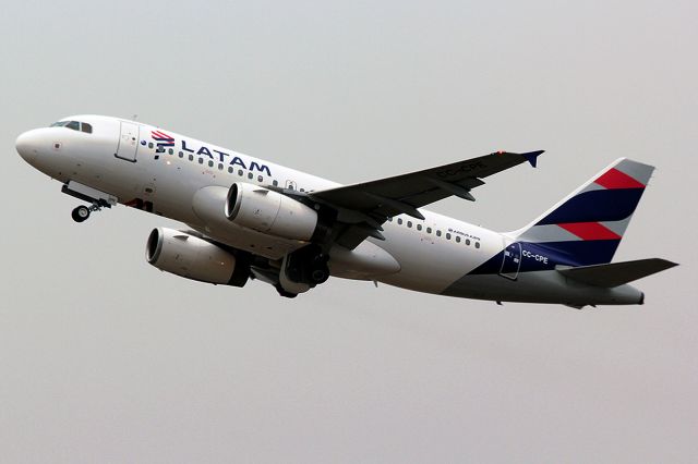 Airbus A319 (CC-CPE)