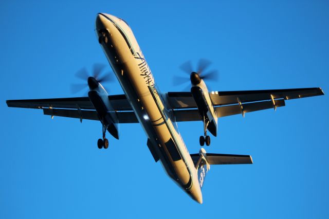 de Havilland Dash 8-400 (N438QX)