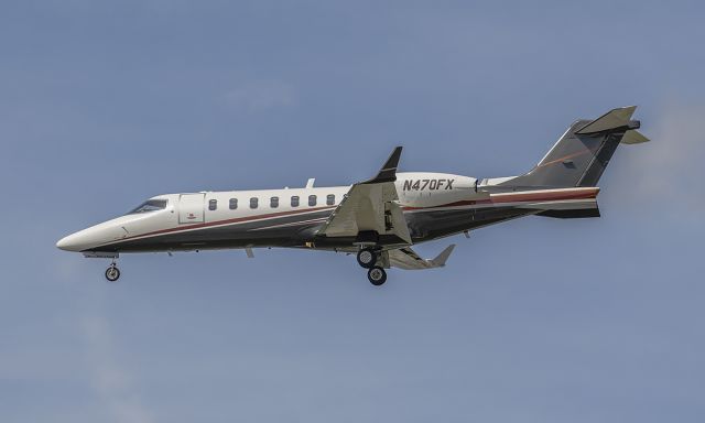 Bombardier Learjet 75 (N470FX) - Runway 20R arrival @KDPA.