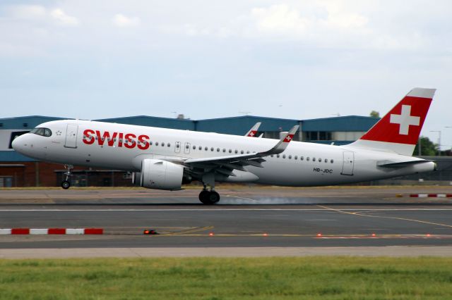 Airbus A320neo (HB-JDC) - Touching down on rwy 09R on 22-Jun-21 operating flight SWR326 from LSZH.