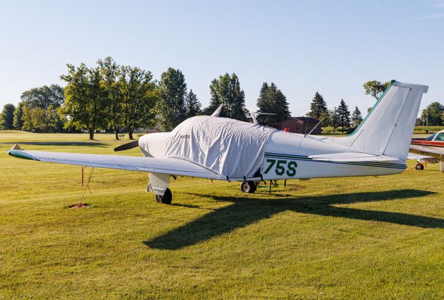 Beechcraft Bonanza (33) (N9475S)