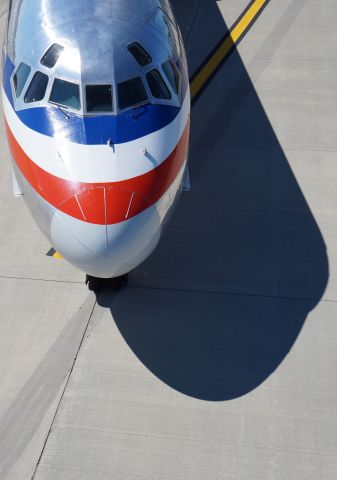 McDonnell Douglas MD-82 (N426AA) - S80 and her shadow