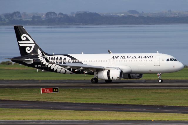 Airbus A320 (ZK-OXI)