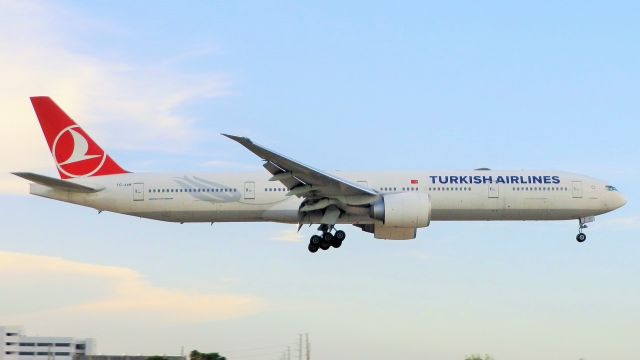 BOEING 777-300ER (TC-JJM)