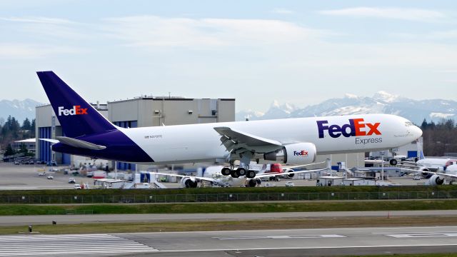 BOEING 767-300 (N270FE) - BOE637 on short final to Rwy 16R during a C2 flight on 2.21.20. (B767-300F(ER) / ln 1205 / cn 66249).