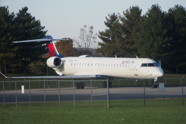 Canadair Regional Jet CRJ-200 (N131EV)