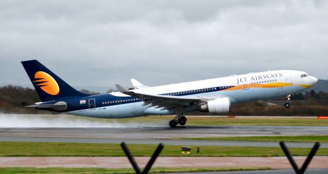 Airbus A330-200 (VT-JWW)