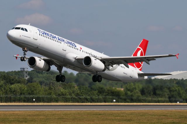 Airbus A321 (TC-JRM) - THY1994 to Istanbul