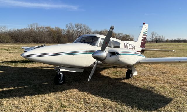 Piper PA-30 Twin Comanche (N7326Y)