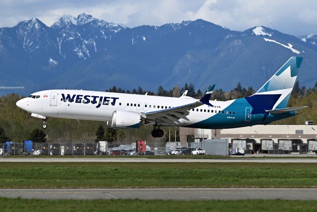 Boeing 737 MAX 8 (C-FXYK)