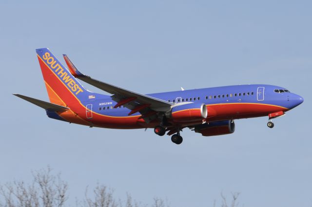 Boeing 737-700 (N952WN) - February 26, 2011 - inbound Nashville 