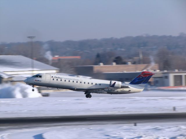 Canadair Regional Jet CRJ-200 (N866AS)