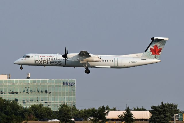 de Havilland Dash 8-400 (C-GGBF)
