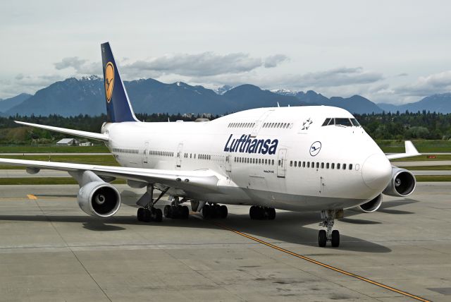 Boeing 747-400 (D-ABTL)