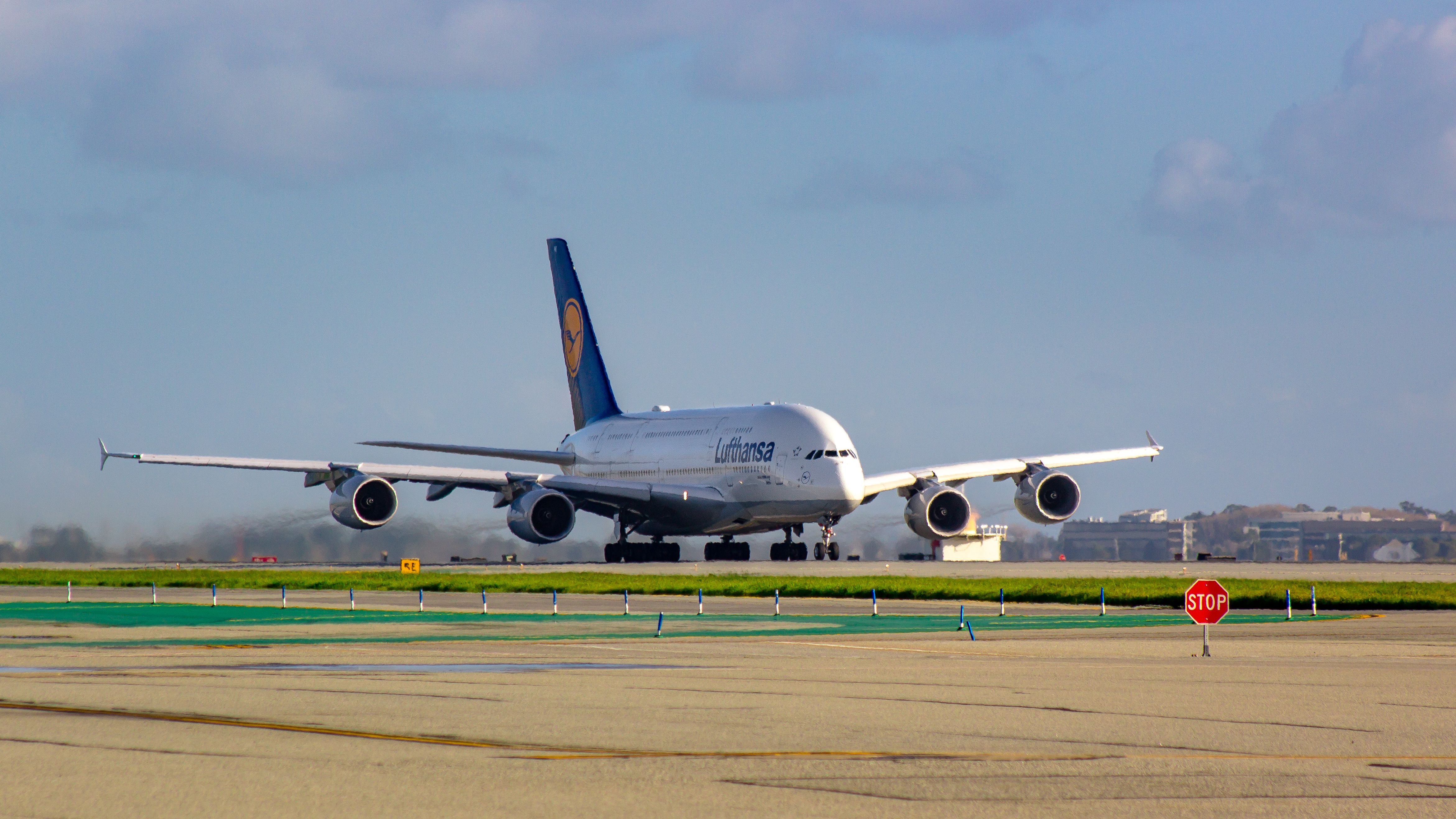 Airbus A380-800 (D-AIMI) - A380 taking off of runway 28R at KSFO.br /br /a rel=nofollow href=http://www.thePilotsEye.comwww.thePilotsEye.com/a