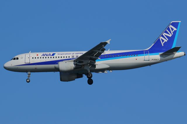 Airbus A320 (JA8947)