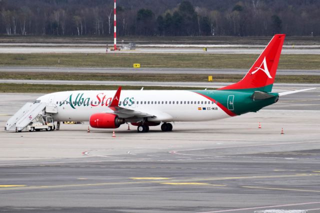 Boeing 737-800 (EC-MUB)