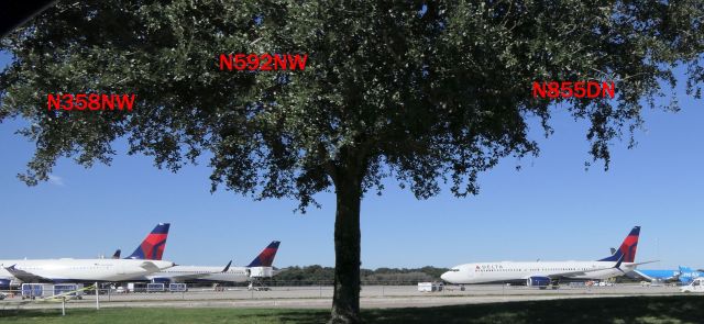 BOEING 757-300 (N592NW)