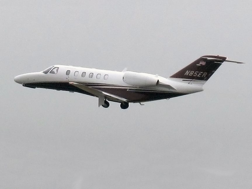 Cessna Citation CJ3 (N85ER) - Take off runway 24.