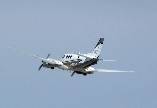 Beechcraft King Air 90 (N331JP) - RELIANT AIRs King Air 90. They have the lowest fuel prices on the Danbury (KDXR) airport!