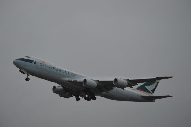 BOEING 747-8 (B-LJJ) - Point Woronzof taking off on runway 33
