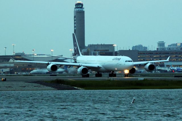 Airbus A340-600 (D-AIHF) - EWR weather diversion