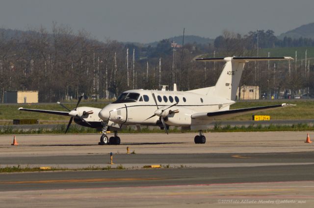 N40156 — - Beech C-12U-3 Huron del US Army en Santander 