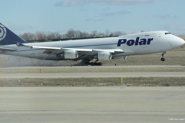 Boeing 747-400 (N416MC)