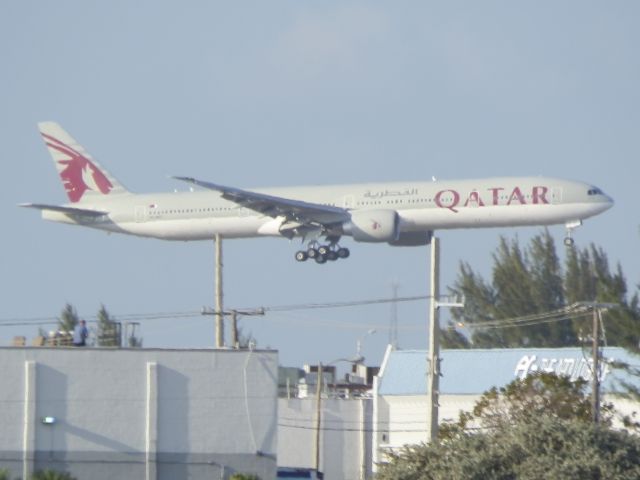 BOEING 777-300ER (A7-BAI)