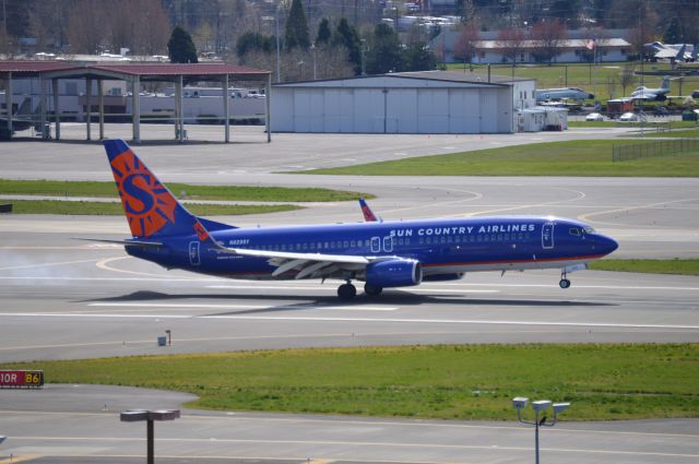 Boeing 737-800 (N829SY) - SCX684 arriving on 28L from Las Vegas (KLAS/LAS).