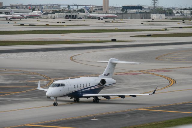 Bombardier Challenger 300 (N526FX)