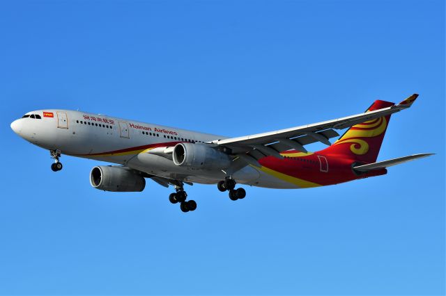 Airbus A330-200 (B-5963) - Hainan Airlines Airbus A330-243 arriving at YYC on Dec 22.