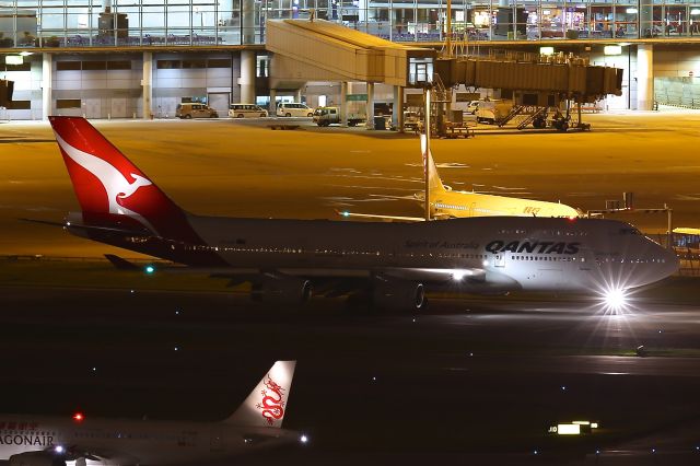 Boeing 747-400 (VH-OJM)