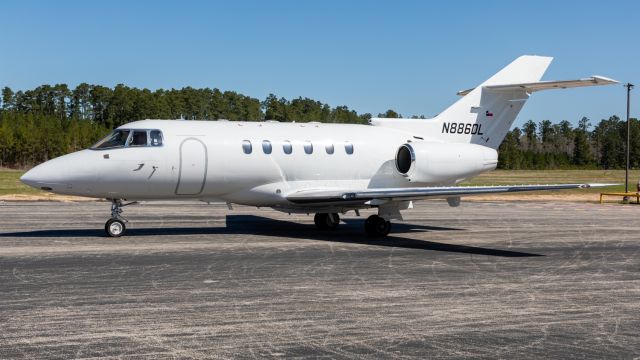 Hawker 800 (N8860L)