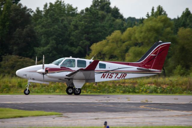 Beechcraft Baron (58) (N157JR) - Landing