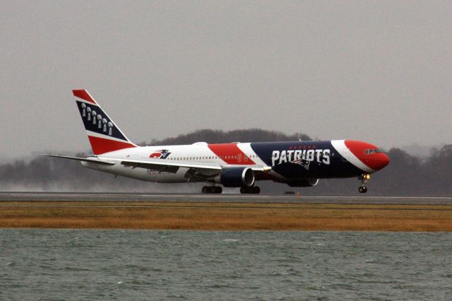 BOEING 767-300 (N36NE) - The New England Patriots B767-300 (N36NE) arrival to Boston Logan Airport tonight from Alaska. Plane was bringing supplies/equipment to Boston Medical facilities to flight COVID19.