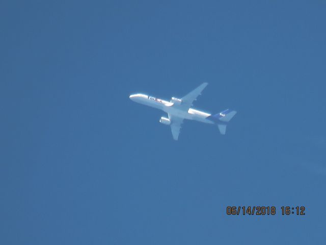 Boeing 757-200 (N925FD)