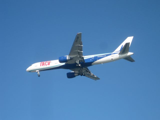 Boeing 757-200 (D4-CBP) - No winglets