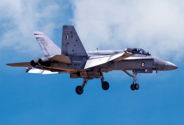 A2110 — - AUSTRALIA - AIR FORCE - MCDONNELL DOUGLAS F/A-18A HORNET - REG : A21-10 (CN 0326/ATF010) - EDINBURGH RAAF BASE ADELAIDE SA. AUSTRALIA - YPED 2/11/1990