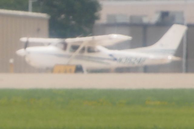 Cessna Skyhawk (N3524F)