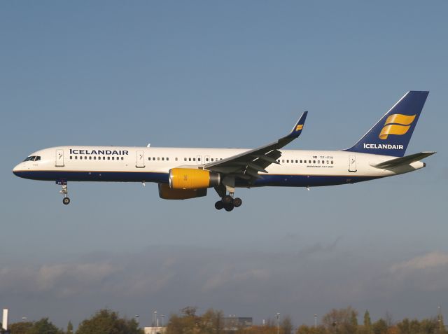 Boeing 757-200 (TF-FIV) - On final for runway 23R.