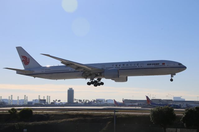 BOEING 777-300ER (B-2089)