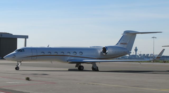 Gulfstream Aerospace Gulfstream V (N469SD) - 20 March 2014. A good-looking bizjet at Schiphol East