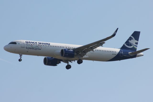 Airbus A321neo (UK-32111)