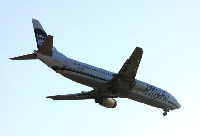 BOEING 737-400 (N788AS) - On Final 30L, 06-02-2015