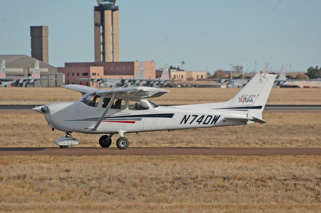 Cessna Skyhawk (N74DW)