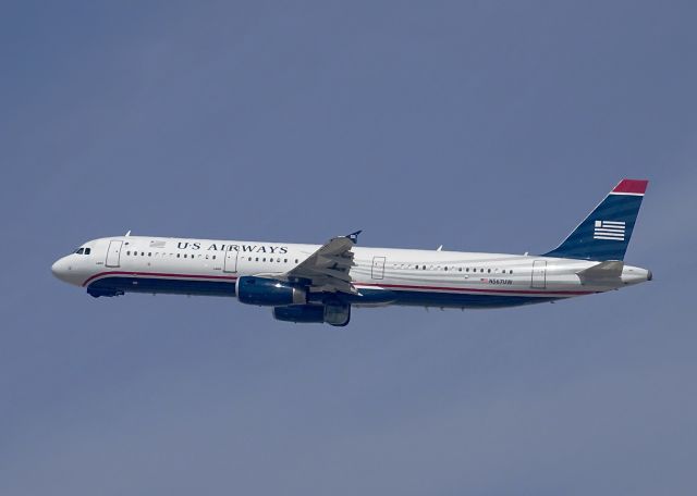 Airbus A321 (N567UW)