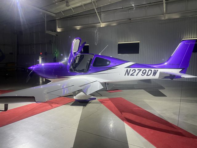 Cirrus SR-22 (N279DW)
