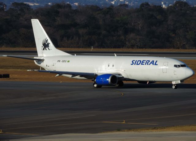 BOEING 737-400 (PR-SDU)