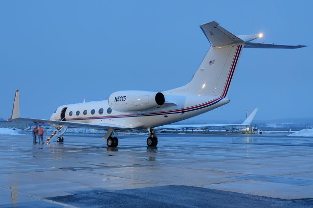 Gulfstream Aerospace Gulfstream IV (N5115) - Seen at KFDK on 3/2/2010    a href=http://discussions.flightaware.com/profile.php?mode=viewprofile&u=269247  [ concord977 profile ]/a